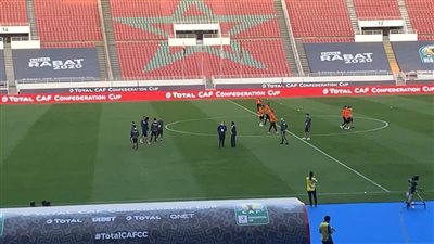 لاعبو بيراميدز يعاينون ملعب مولاي عبد الله