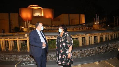 وزيرة الثقافة: 