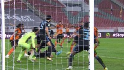 عاجل: نهضة بركان يتقدم على بيراميدز بهدف نظيف في الشوط الأول