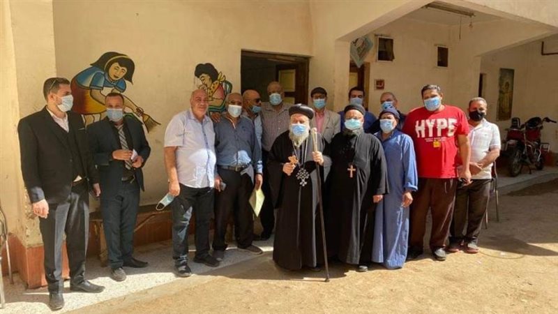 أسقف ملوييدلي بصوته