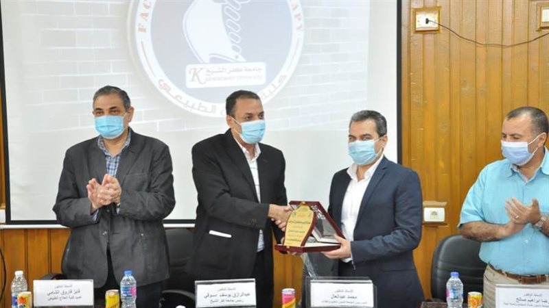 تسليم الدرع