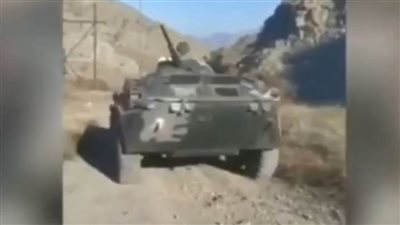 بالفيديو.. لحظة هروب الجيش الأذربيجاني أمام هجوم القوات الأرمينية