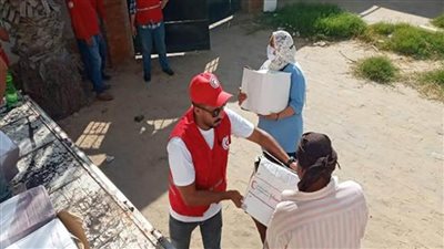 الهلال الأحمر المصري يواصل دعم الأسر المتضررة من تداعيات 