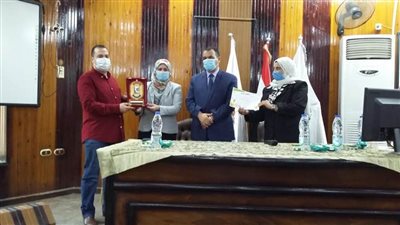 تكريم المدارس والطلاب الفائزين في مسابقات المكتبات ببني سويف