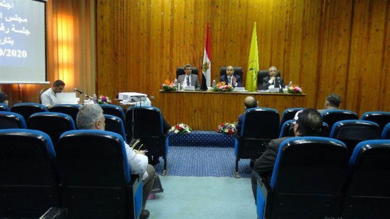 الدكتور مصطفى عبد