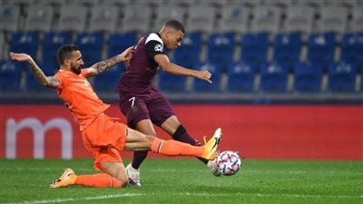 سان جيرمان يتخطى متاعب بلدية إسطنبول بثنائية نظيفة في دوري أبطال أوروبا