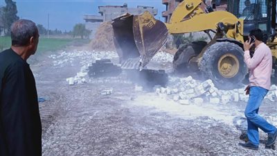 البحيرة تتصدى للتعديات في مهدها.. إزالة 19 حالة تعدٍ على الأراضي الزراعية