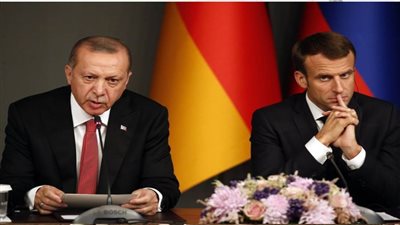 تفاصيل صراع الانتهازي الفرنسي والنصاب التركي الملتحفة بالدين