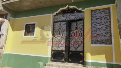 عودة الحياة لـ 98 منزلا دمرته الأمطار بالدير.. وإنشاء 4 غرف صرف 