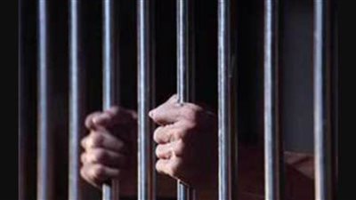 حبس عامل للتحريض على أعمال الفسق عبر الانترنت بالإسكندرية