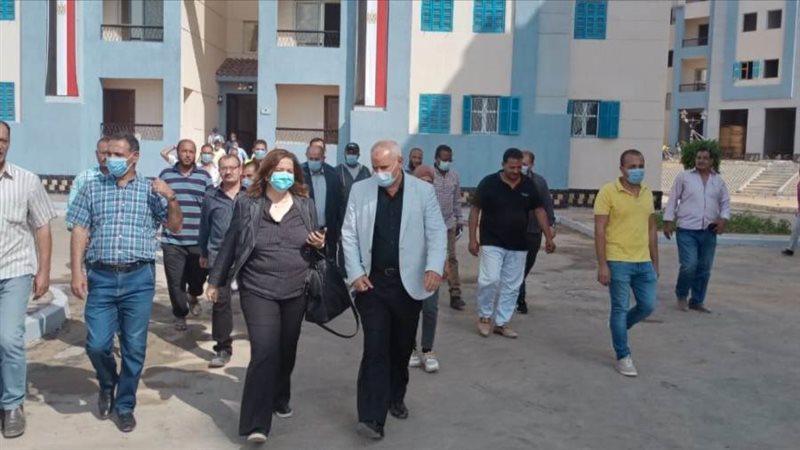 مسئولو وزارة الإسكان