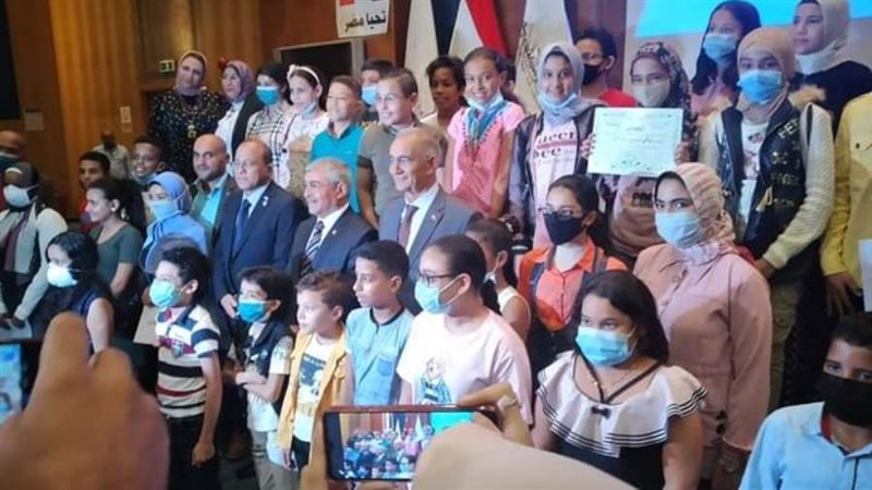 تكريم المتفوقين