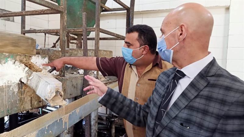 مسؤولو الصحة يفحصون