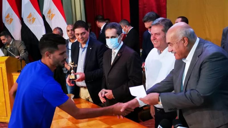 خلال تكريم فريق غزل