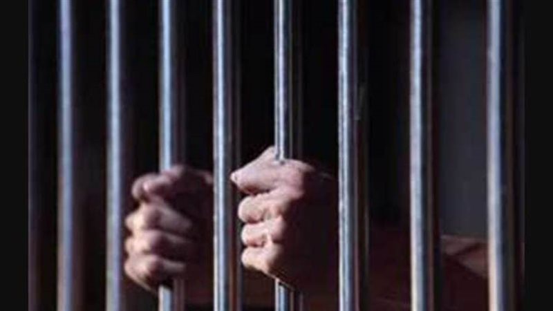 حبس عامل للتحريض