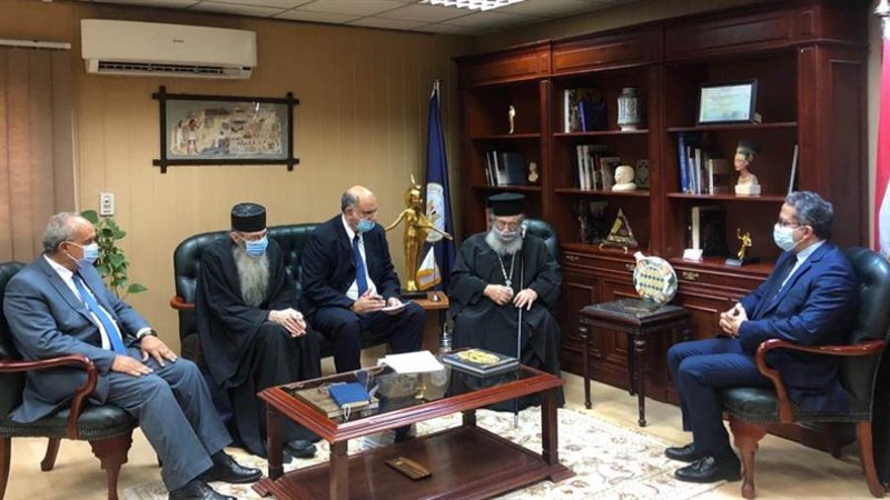 العناني يستقبل رئيس