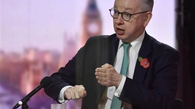 وزير بريطاني: قد نقضي أعياد الميلاد في ظل إغلاق كامل