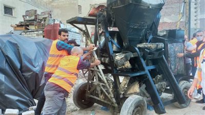 إيقاف بناء عقار مخالف بسيدي بشر والتحفظ على المعدات