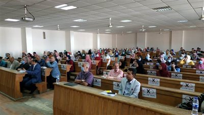 عميد آداب طنطا يستقبل وفدا من الشعراء المصريين والعرب