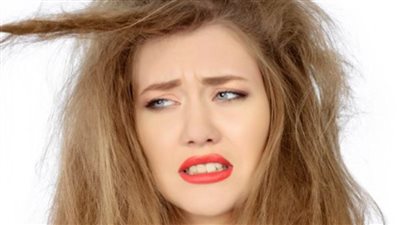 5 أسباب تعرض شعرك للتلف.. ووصفات طبيعية تحميه من الجفاف