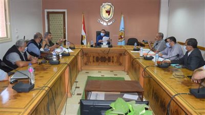 أعمال تنفيذ مستشفى الطوارئ الجديد على طاولة رئيس جامعة سوهاج