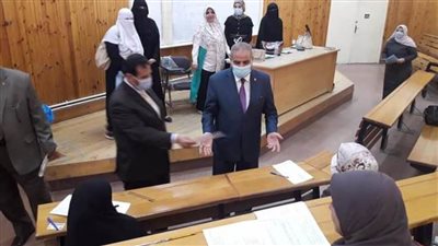 المحرصاوي يتفقد لجان امتحانات الدراسات العليا.. ويشدد على اتباع الإجراءات الاحترازية