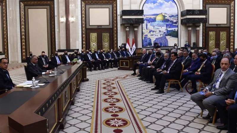 مدبولى والكاظمى اثناء