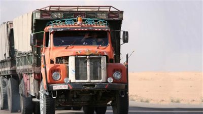 ضبط سيارة نقل محملة بـ20 طن أحجار تحوي خام الذهب