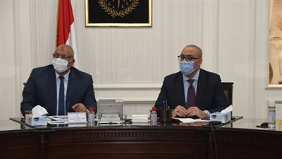 الجزار: اهتمام كبير بتنفيذ المشروعات لخدمة أهالينا بالوادي الجديد