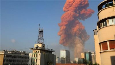 متظاهرون لبنانيون يحتجون على تأخر نتائج التحقيقات في انفجار ميناء بيروت