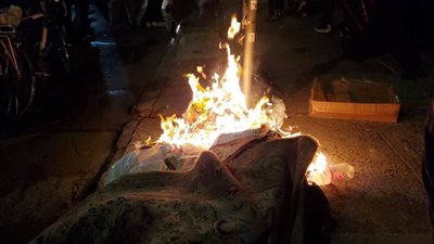 علي طريقة الإخوان..الديمقراطيون تزوير بطاقات التصويت عبر البريد ومظاهرات لحماية التزوير 