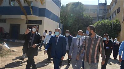 محافظ المنيا يتابع  تطبيق الإجراءات الوقائية بالمستشفيات
