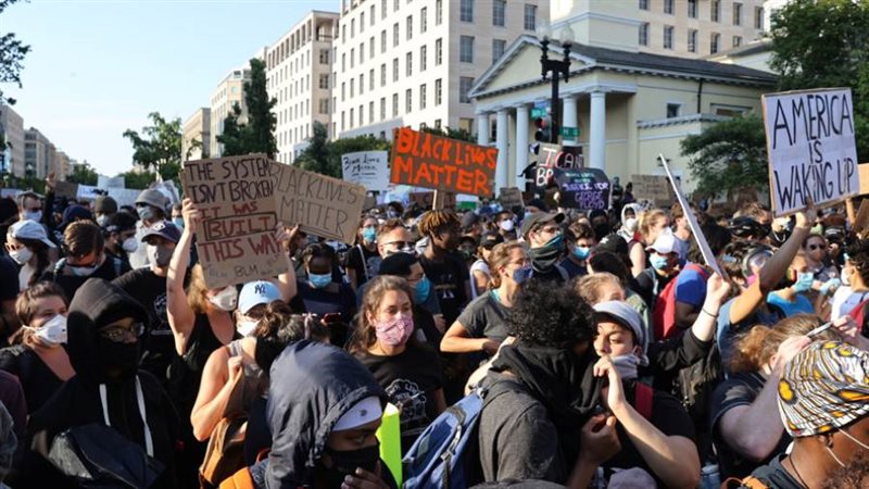 متظاهرون في واشنطن