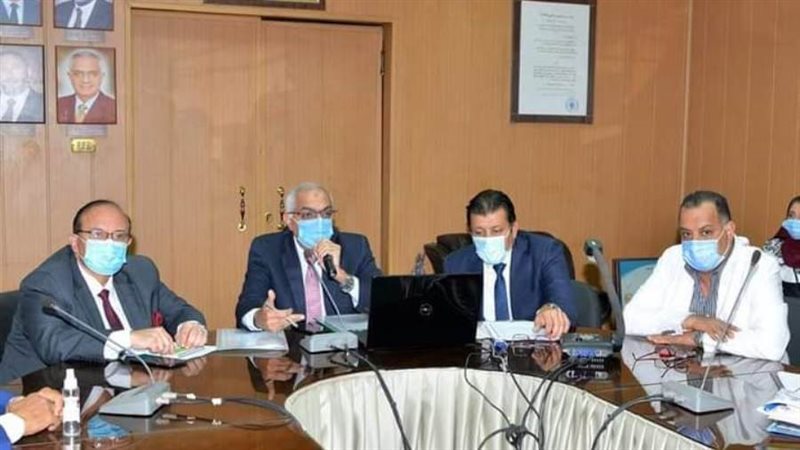 اجتماع رئيس الجامعة