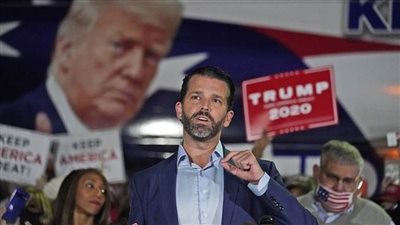 نجل الرئيس الأمريكي يدعو والده للقتال حتى الموت (فيديو) 