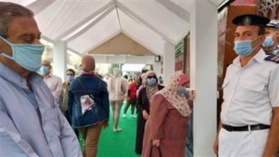 إقبال نسائي على لجان الإسماعيلية ورجال الشرطة في مساعدة كبار السن