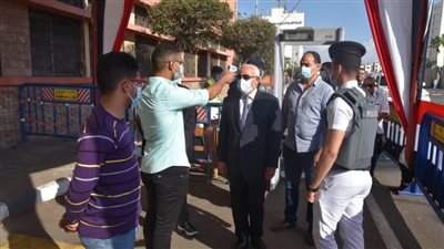 محافظ بورسعيد يتابع عملية التصويت في انتخابات النواب