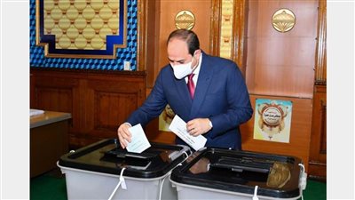 موجز الرابعة.. انطلاق المرحلة الثانية من انتخابات النواب.. والرئيس السيسي يدلى بصوته