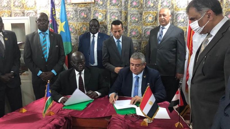 اثناء التوقيع على