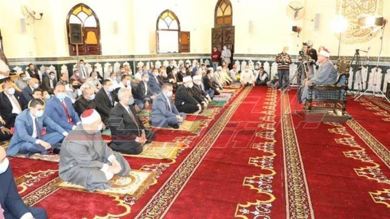 وزير الأوقاف يلقي