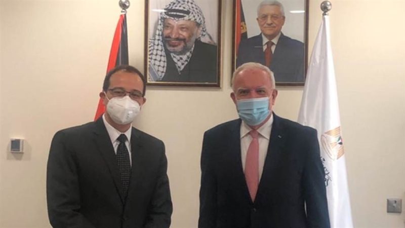 المالكي يودع السفير