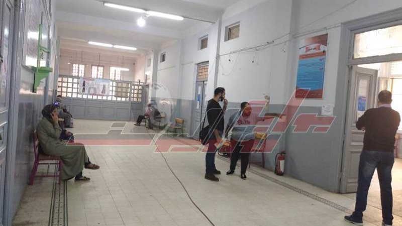 توافد المواطنين علي