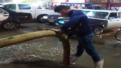 محافظ الغربية يتابع جهود الوحدات المحلية في رفع مياه الأمطار