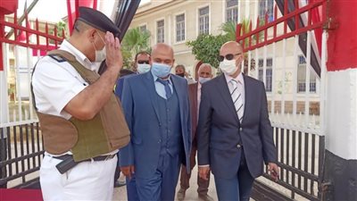 وكيل صحة الشرقية ومساعد مدير الأمن يتابعان سير العملية الانتخابية