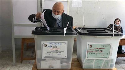 رئيس القومي لحقوق الإنسان يدلى بصوته..ويؤكد بالالتزام بالنهج الديمقراطي