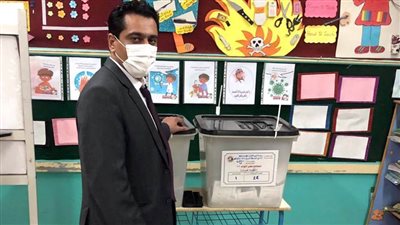 رئيس تحرير بوابة روز اليوسف يدلي بصوته في انتخابات النواب