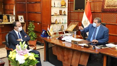 سعفان يبحث مع مسؤول بـ