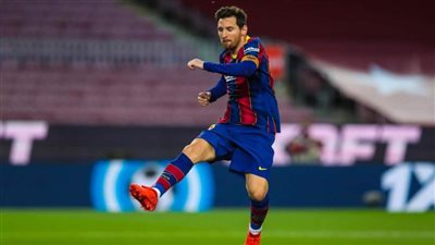 ميسى يقود برشلونة للفوز على ريال بيتيس 5-2 بالليجا