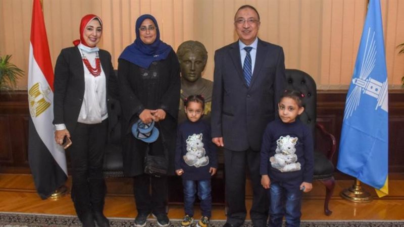 ربة منزل تعمل على