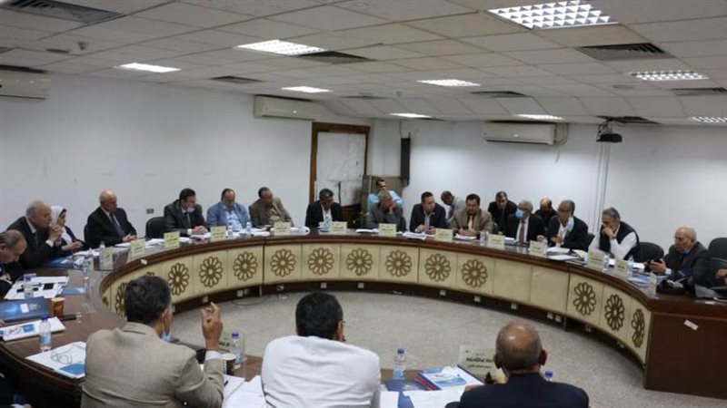 جانب من اجتماع المكتب